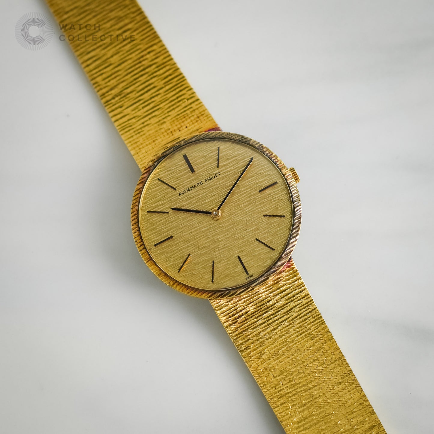 Audemars Piguet 18k yellow gold manual 33mm 5266/226