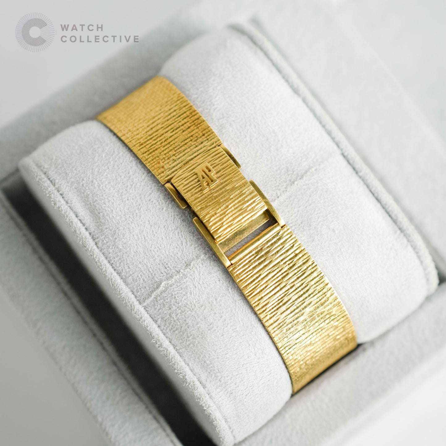 Audemars Piguet 18k yellow gold manual 33mm 5266/226
