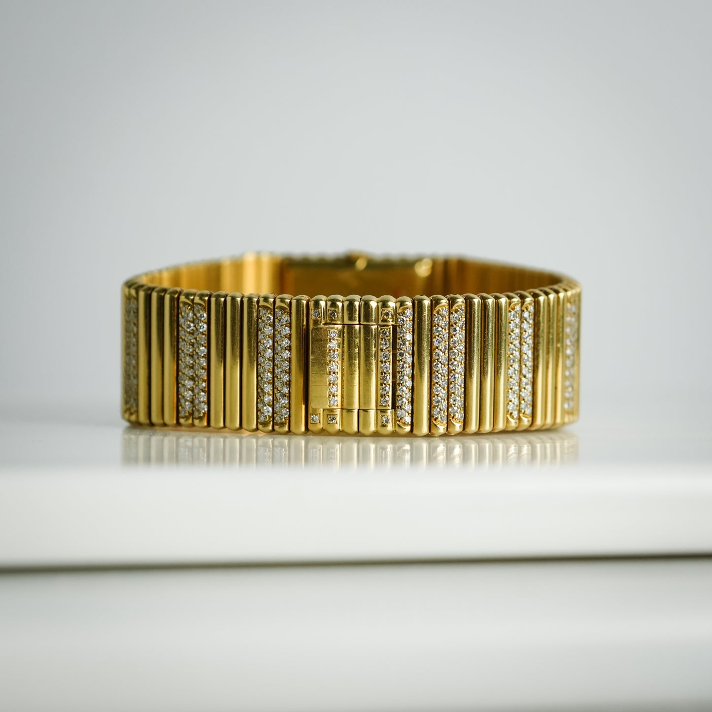 Piaget Emperador 18K Yellow Gold Factory Diamonds 25mm 9131 C 505