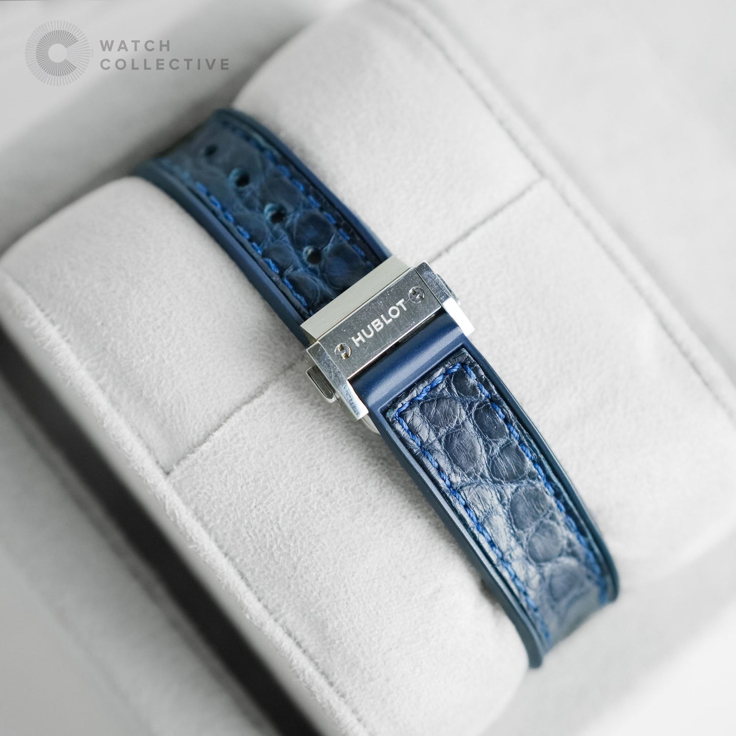 Hublot Classic Fusion Blue Dial Quartz 33mm 581.NX.7170.LR