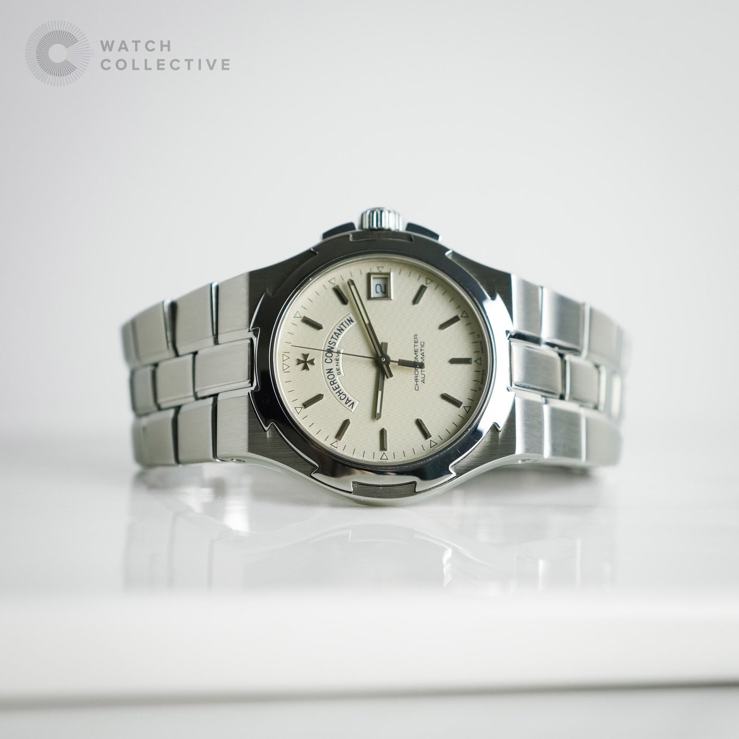 Vacheron Constantin Overseas Gen 1 Stainless steel 37.5mm White dial 42042