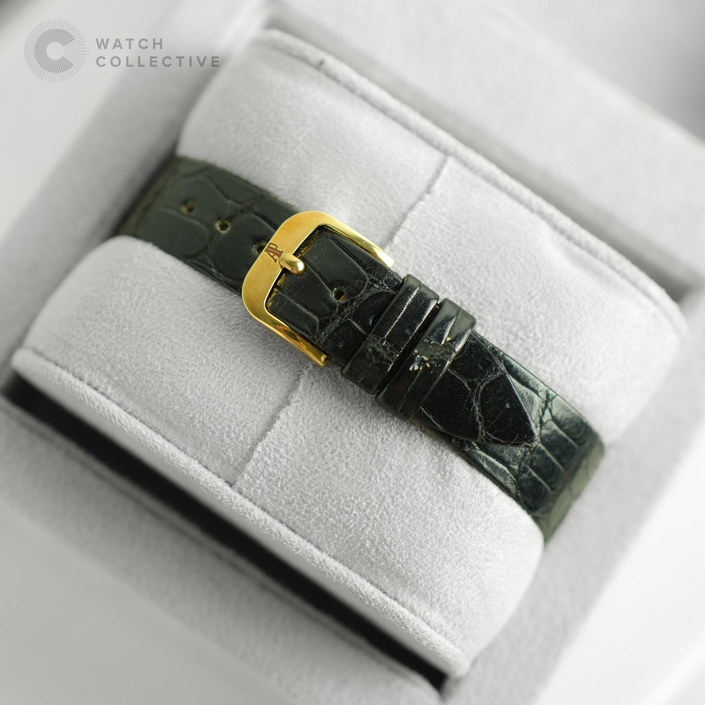 Audemars Piguet 18K Yellow Gold Factory-set Diamonds Skeletonized Onyx dial 29mmx32mm 14872BA