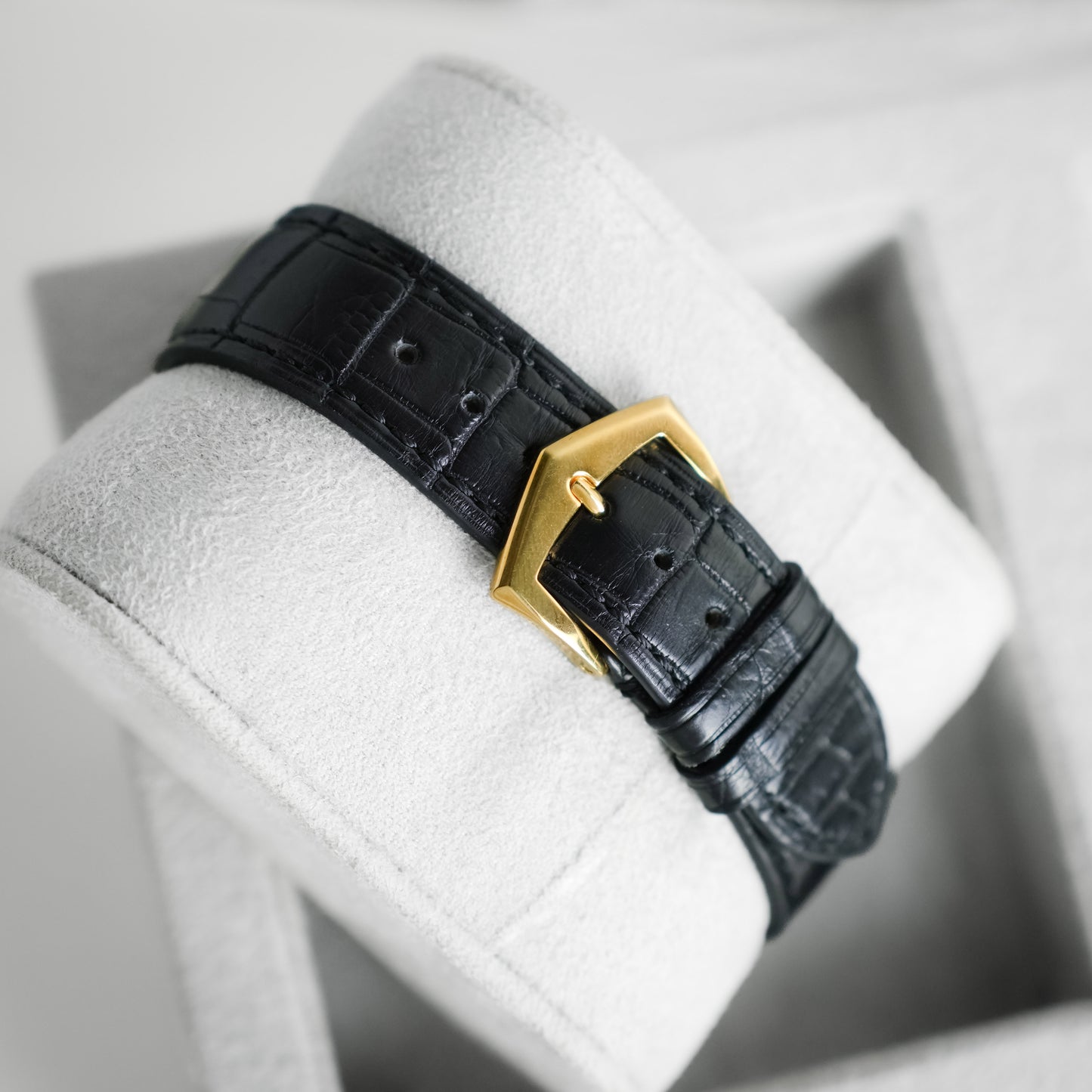 Patek Philippe Aquanaut 18k Yellow Gold 36mm 5060J