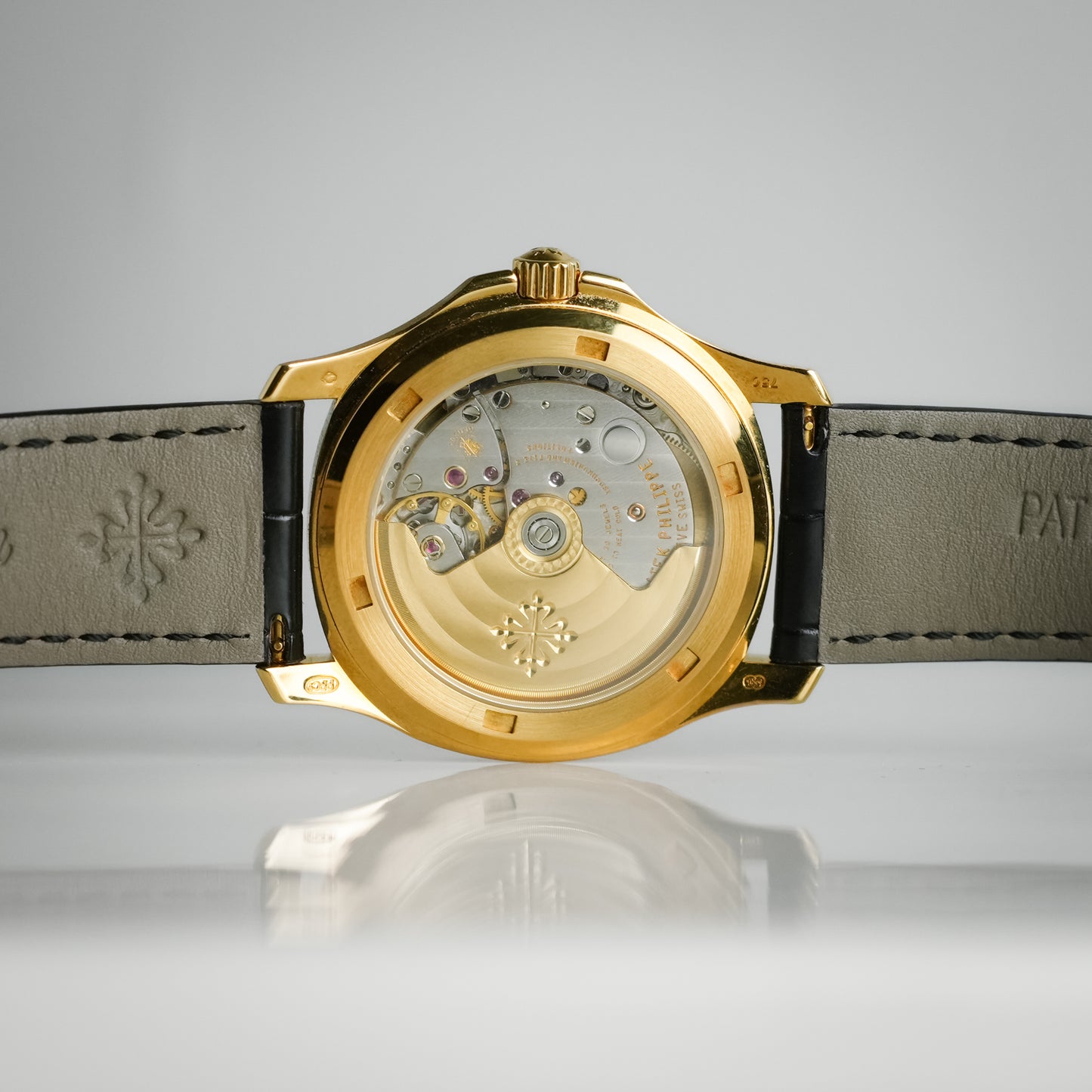Patek Philippe Aquanaut 18k Yellow Gold 36mm 5060J