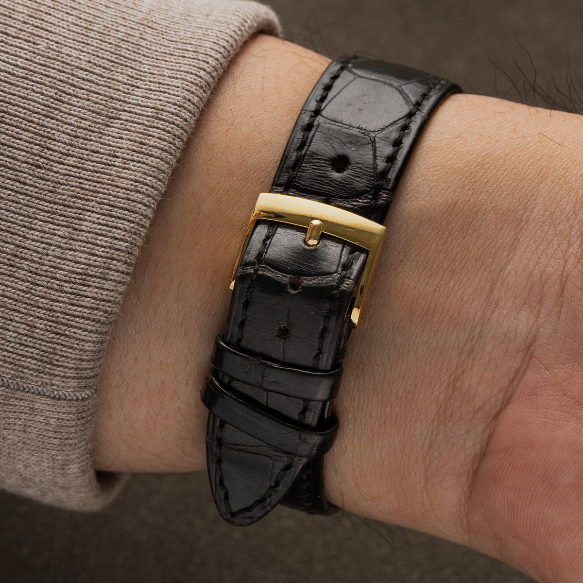 Bulgari Gianni Enigma 18K Yellow Gold 32mm Quartz (Jump Hour) R114162G