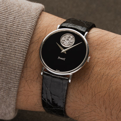 Piaget Coat of Arms Onyx dial 18K White Gold 30mm Manual Winding 9025
