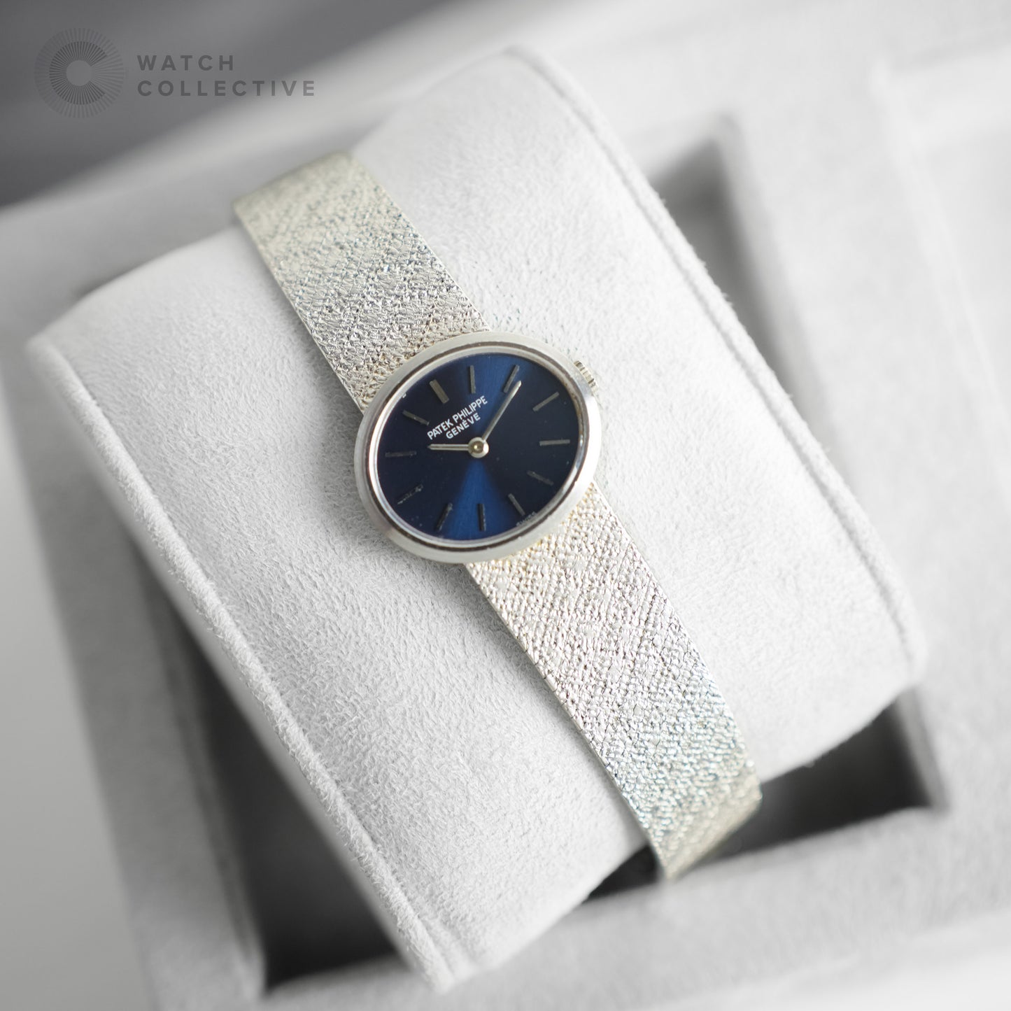 Patek Philippe Ellipse Blue Dial integrated bracelet 18kt white Gold 23mm manual 3349