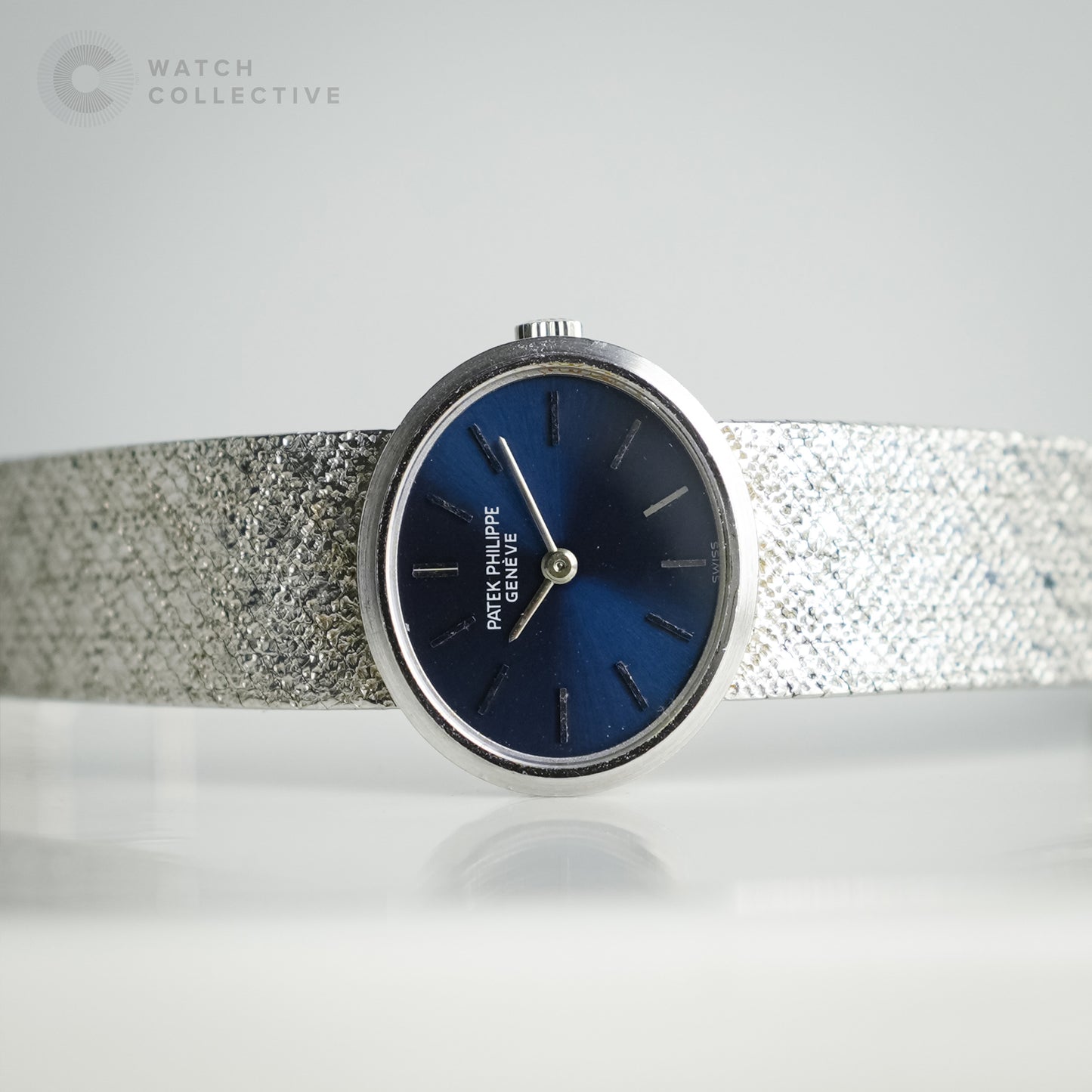 Patek Philippe Ellipse Blue Dial integrated bracelet 18kt white Gold 23mm manual 3349