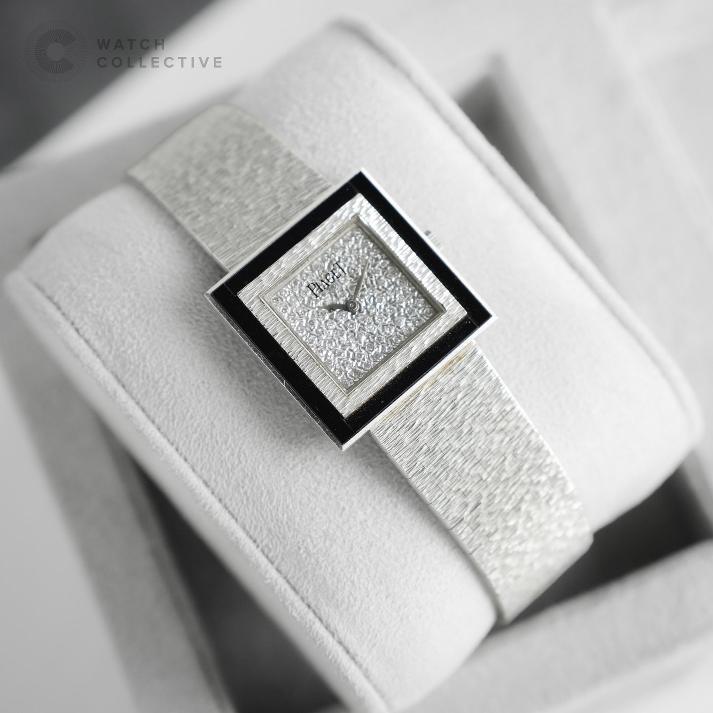 Piaget Vintage 18K white gold onyx bezel diamond pave dial 25mm Manual 9200 A 6