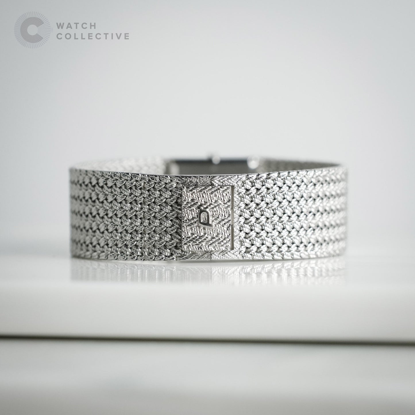 Piaget White gold integrated bracelet lapis MOP 12 point diamond dial (92.7gms) 22.7mm 9352 D 4